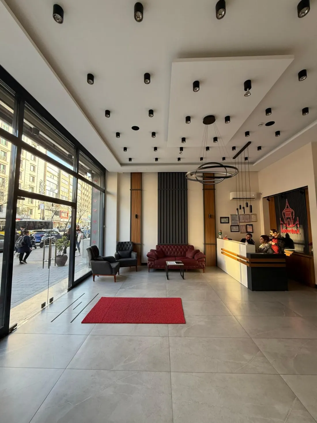 Isdenbul Clinic — Reception Area
