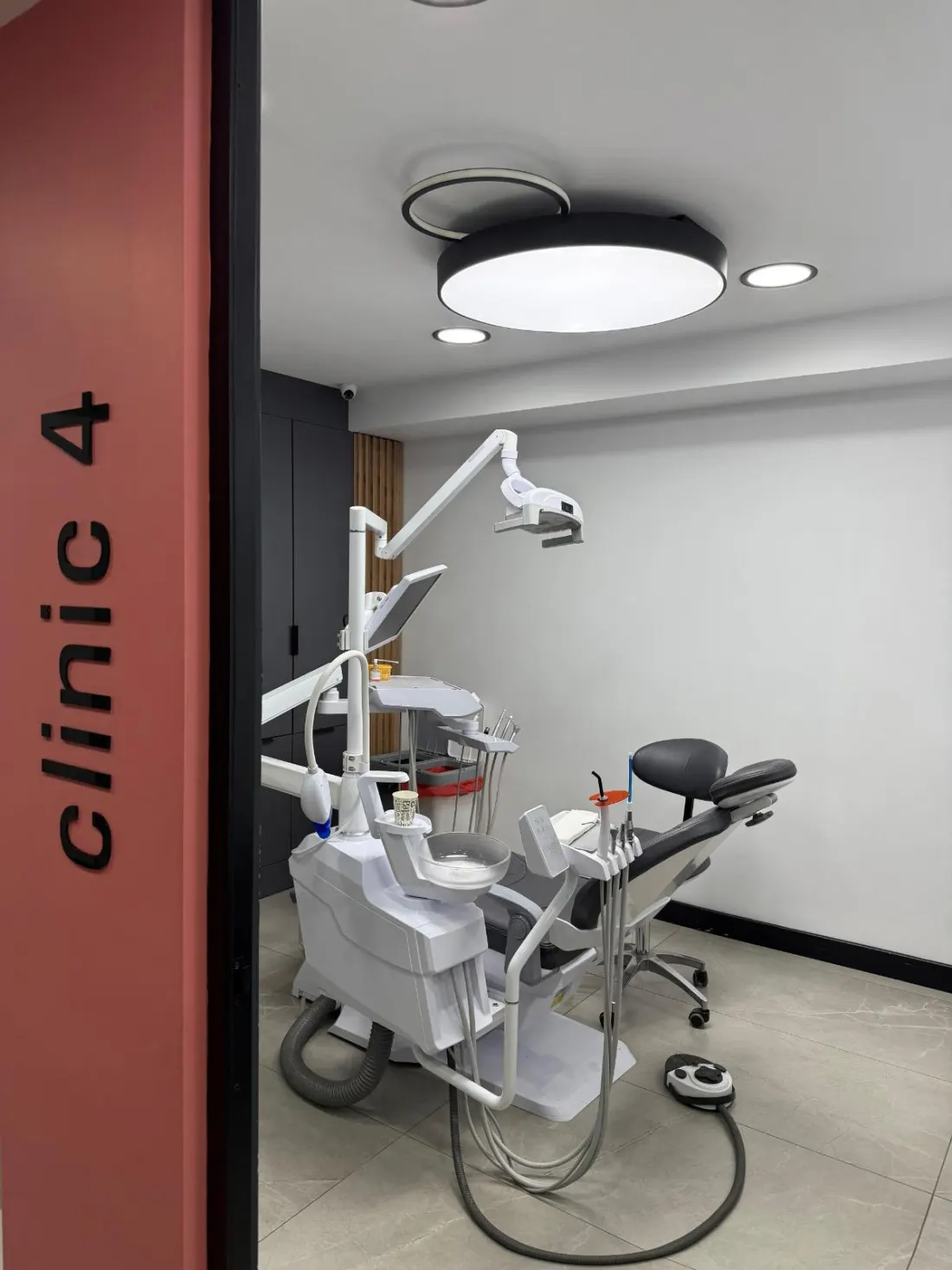 Isdenbul Clinic — Treatment Room 4